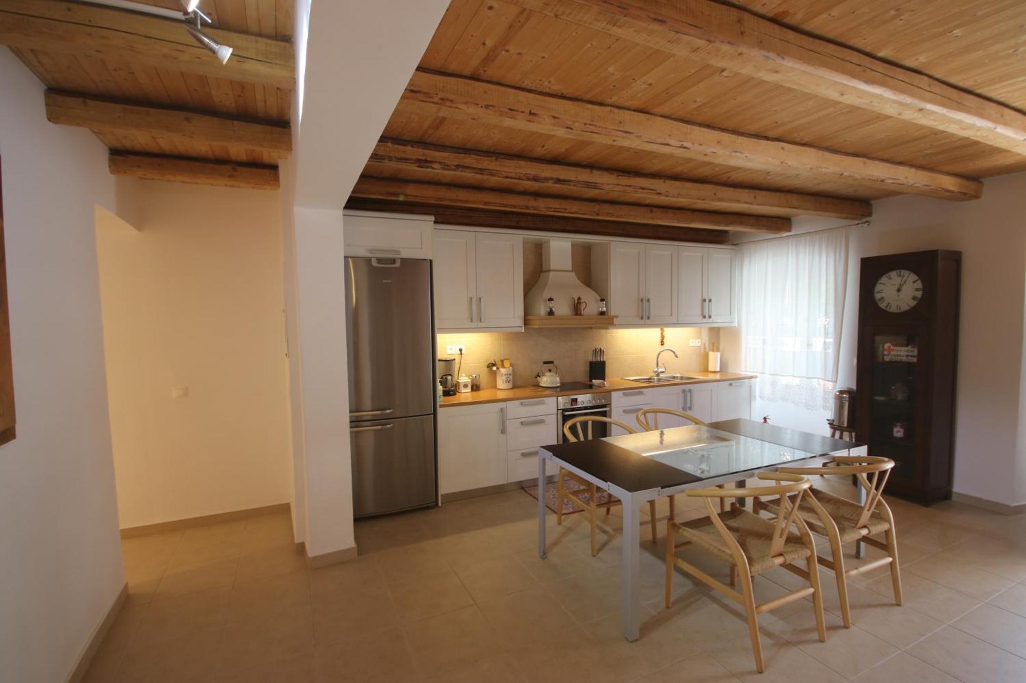 Anemos Villa *