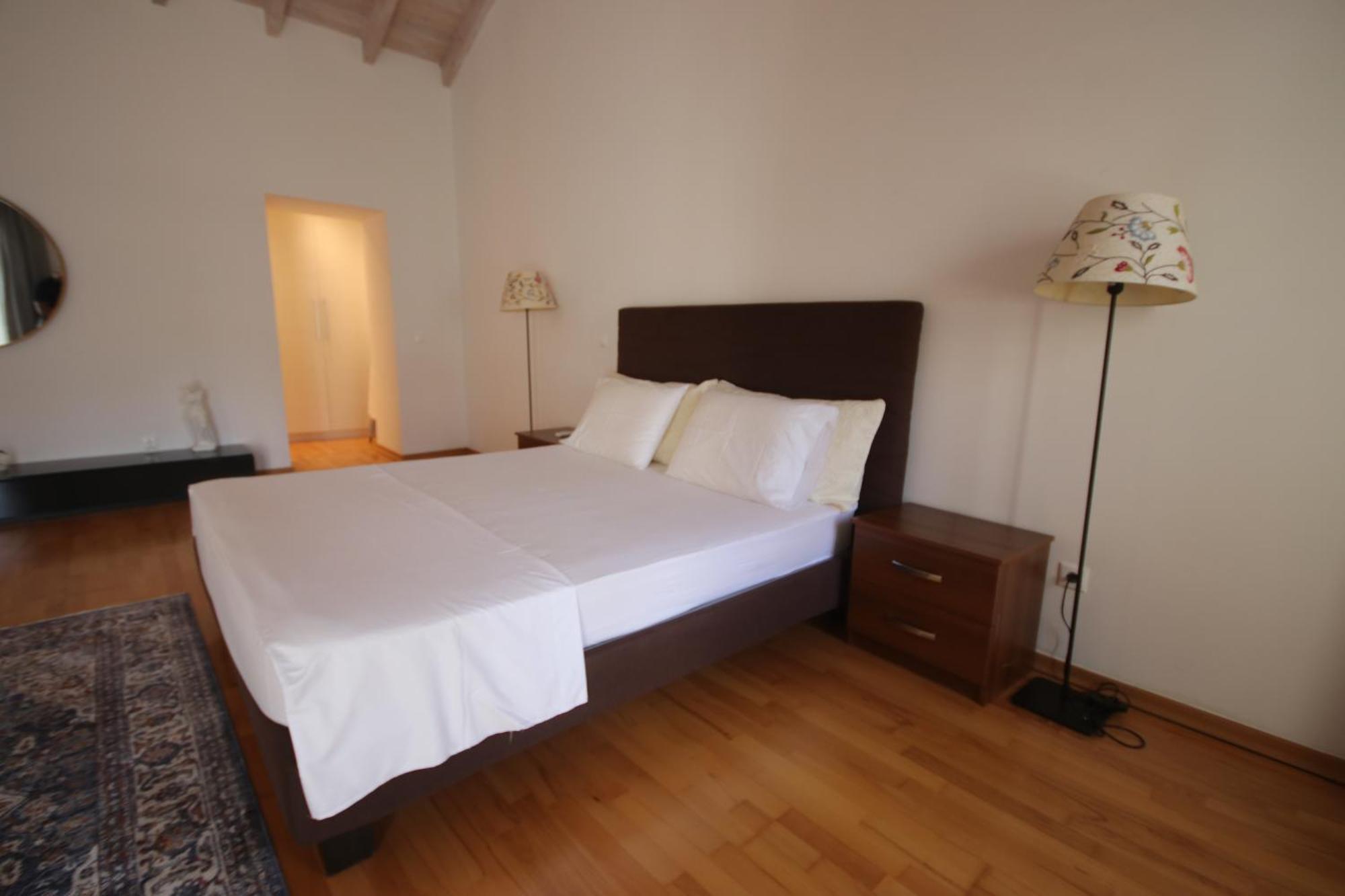 Anemos Villa *