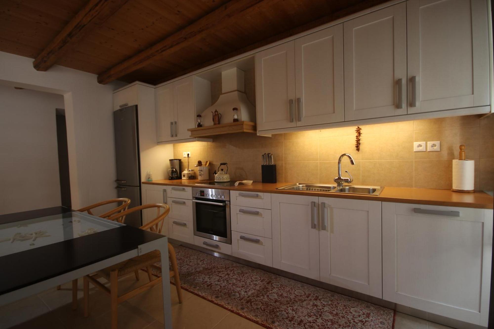 Anemos Villa *